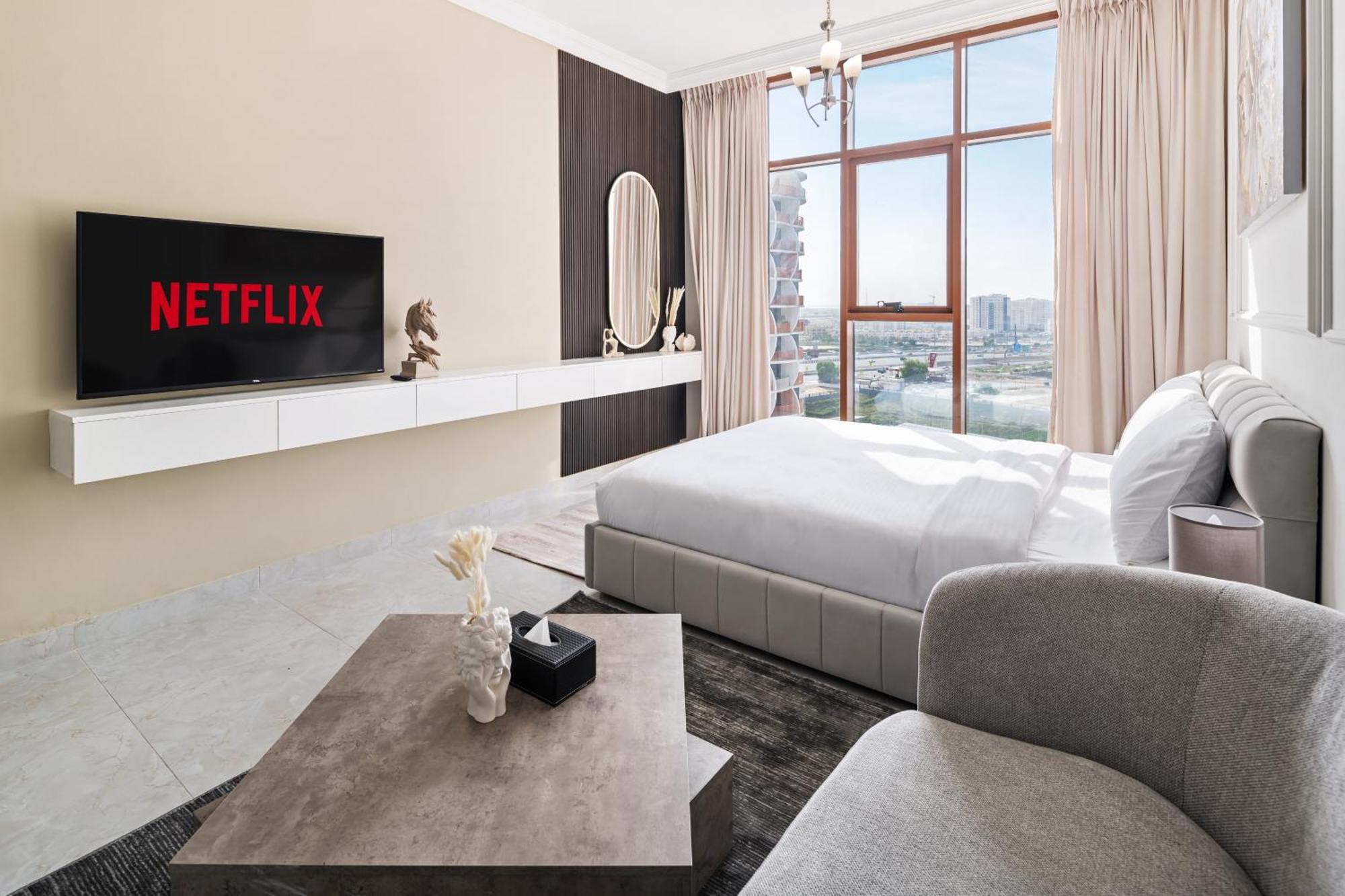 Spacious In Silicon Oasis * Dubai