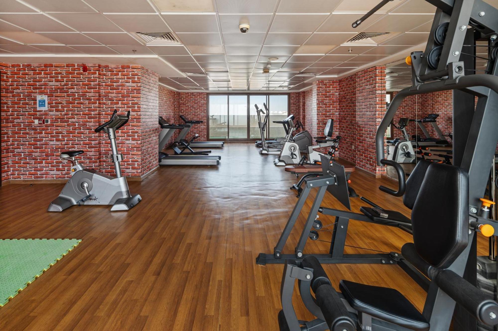 Spacious In Silicon Oasis Apartment *
