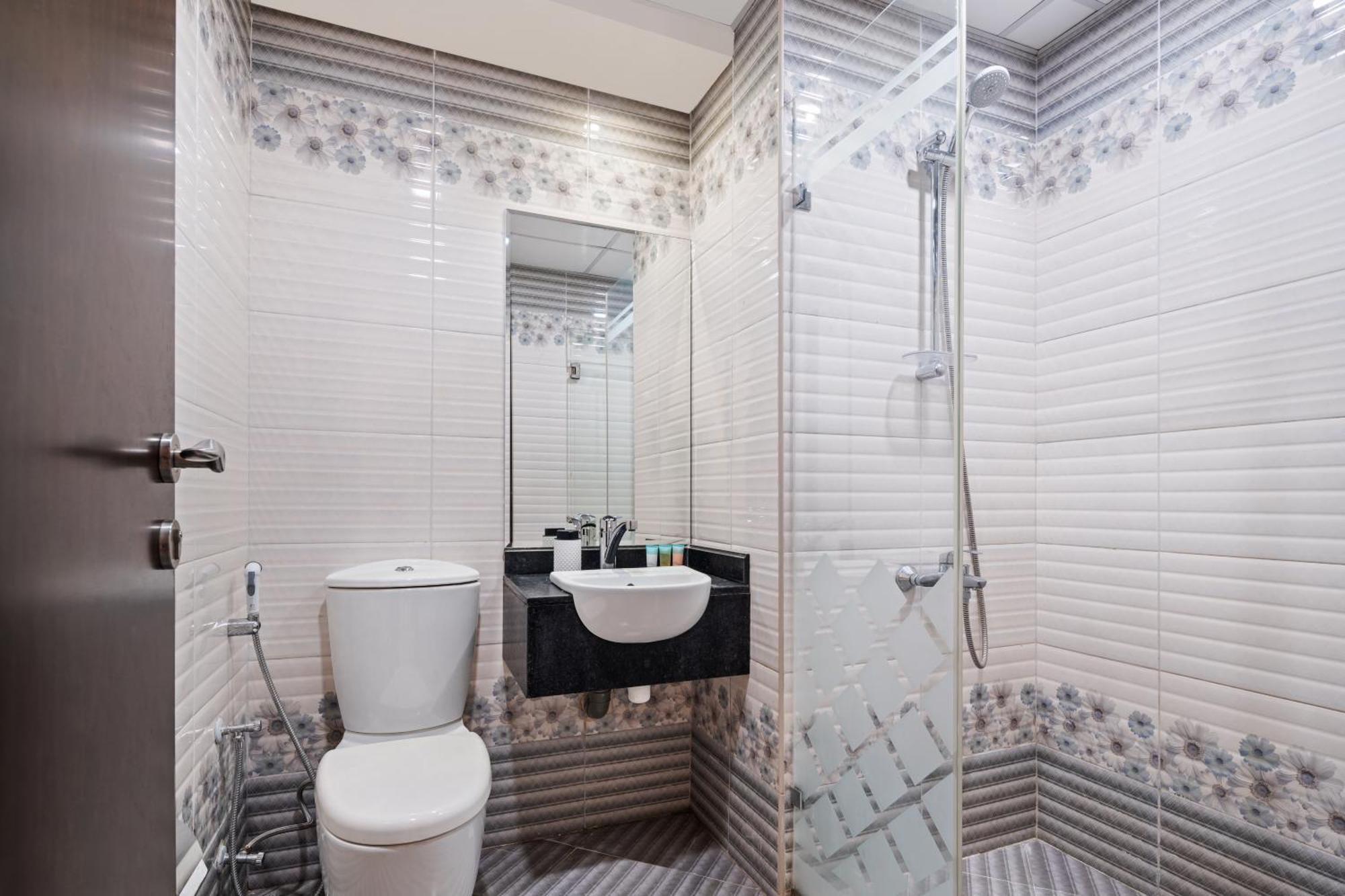 Apartment Spacious In Silicon Oasis