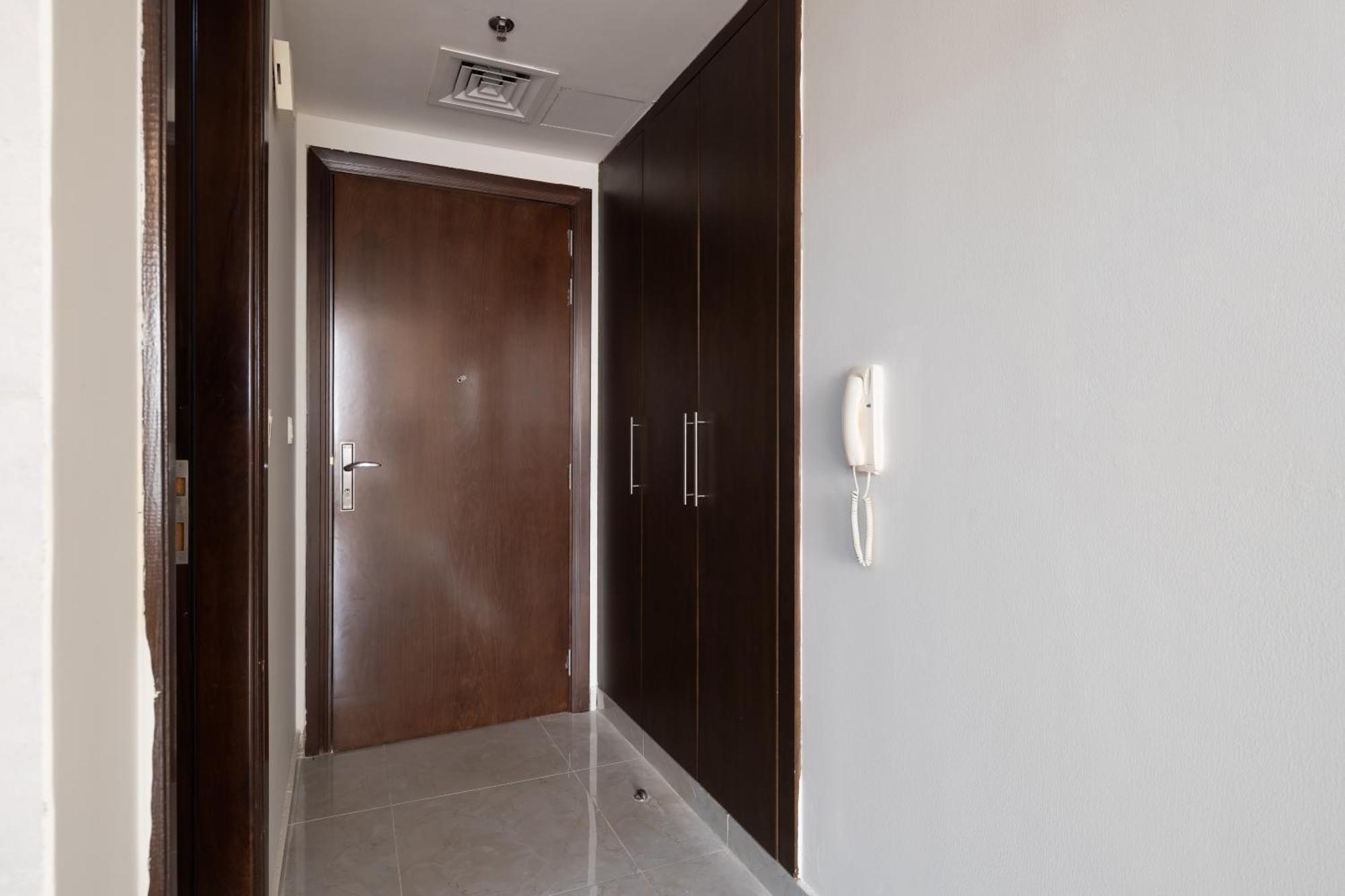 Spacious In Silicon Oasis * Dubai